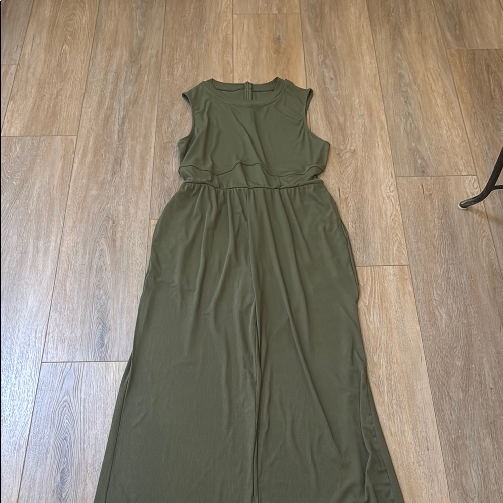 Cider Olive Green Sleeveless Jumpsuit